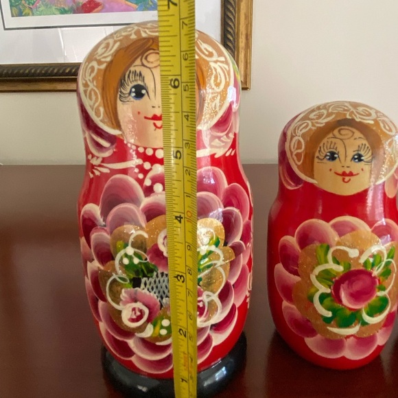Matryoshka 5 Piece Nesting Dolls Red with Hand-Painted Flowers - Picture 7 of 8
